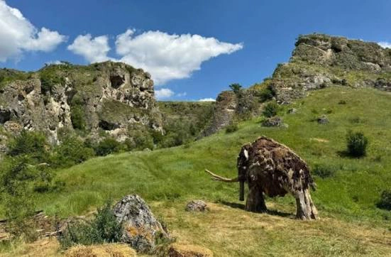 O sculptură de patru metri înălțime din Duruitoarea Veche a devenit cea mai nouă atracție turistică din nordul Republicii Moldova