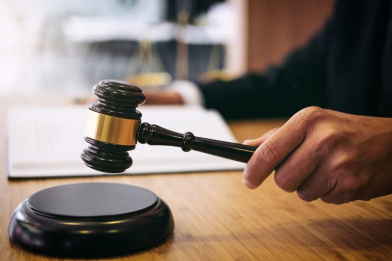 ANI a descoperit o avere nejustificată de peste 300.000 de lei în cazul unui fost vicepreședinte al Judecătoriei Chișinău. Fostul magistrat poate rămâne fără bunuri și fără dreptul de a ocupa funcții publice
