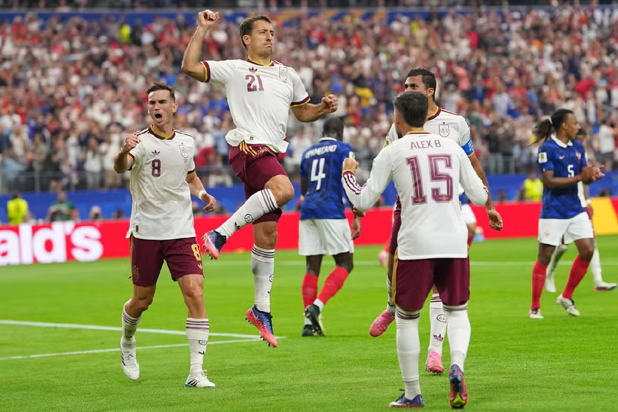 Franța trăiește din nou coșmarul iberic, chiar de Ziua Națională! Spania, prima finalistă de la Mondial
