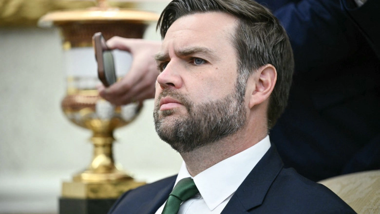 JD Vance: administrația Trump „a dat-o rău de tot în bară” cu dosarele Epstein. Ce spune despre legăturile cu serviciile secrete