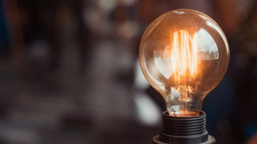 Peste 9.000 de consumatori vor rămâne fără curent electric vineri. Premier Energy anunță întreruperi de până la 12 ore în Chișinău și alte localități