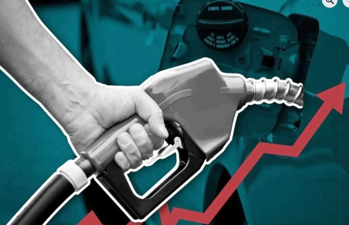 Șoferii, loviți din nou de scumpiri: ANRE a anunțat noile prețuri la benzină și motorină pentru weekend – FOTO