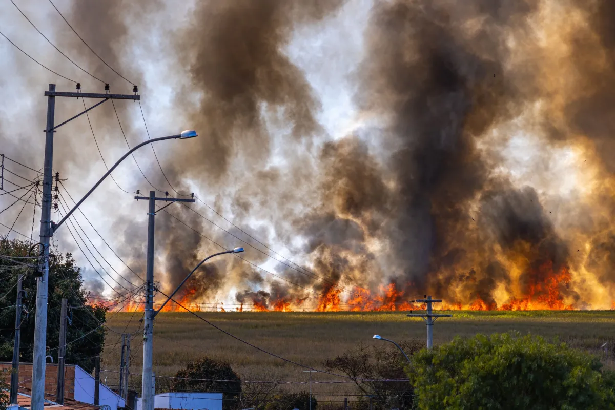 Cod Galben de incendii în mai multe raioane ale Republicii Moldova. Cât timp va fi valabilă avertizarea - FOTO