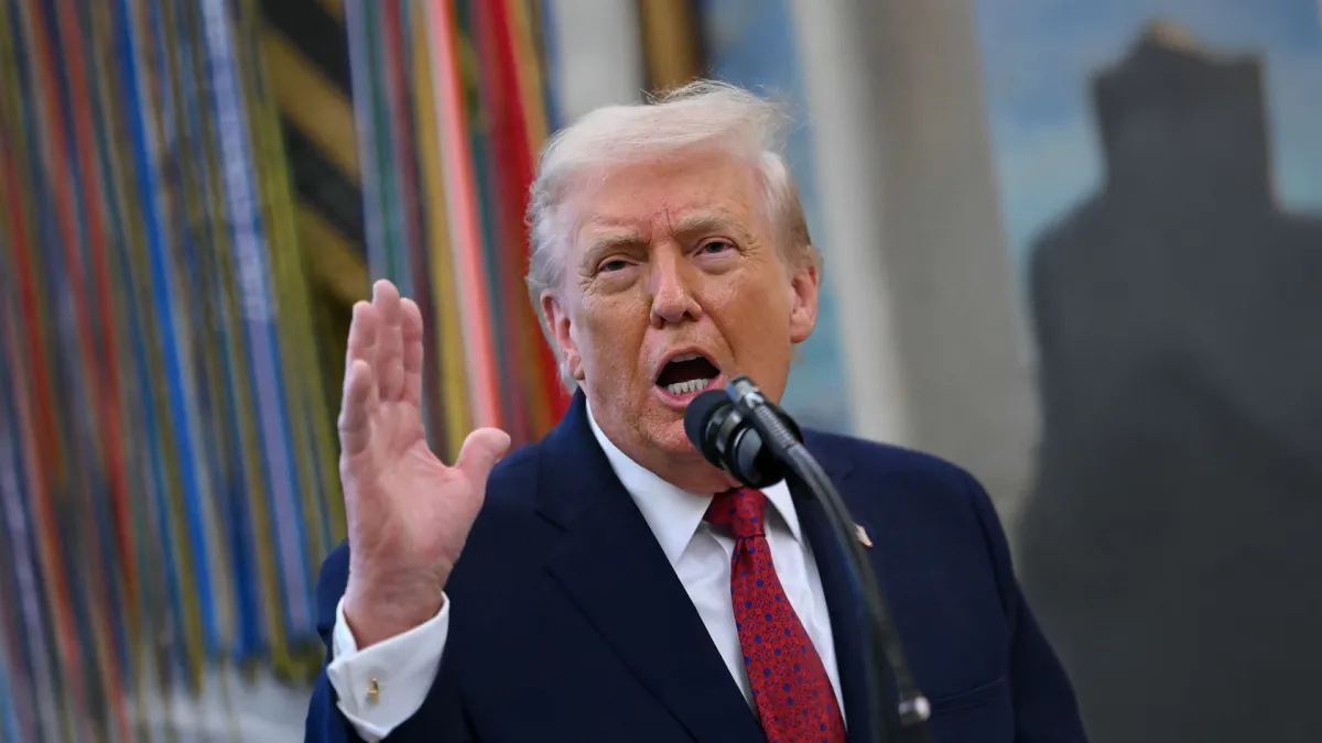 Donald Trump acuză China de „cel mai mare atac cibernetic asupra datelor electorale din istorie”: Declarațiile riscă să amplifice tensiunile dintre Washington și Beijing - VIDEO