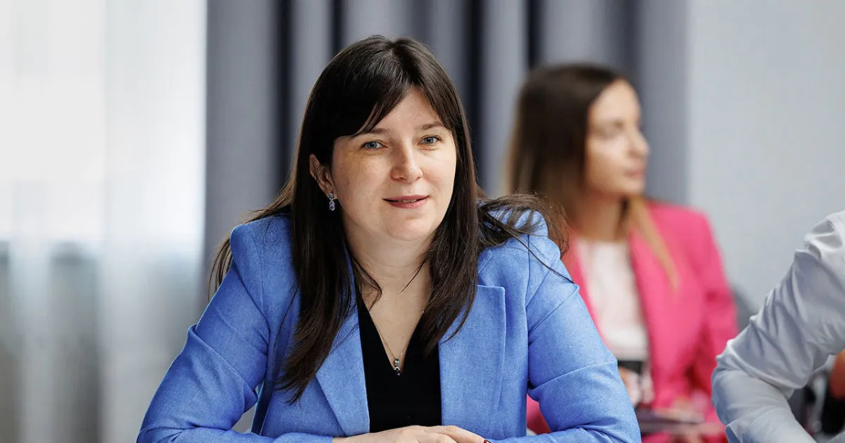 Victoria Belous îl ironizează pe Vasile Costiuc după acuzațiile privind TVA-ul: „Nu vă adresați expertului Costiuc în fiscalitate” – VIDEO
