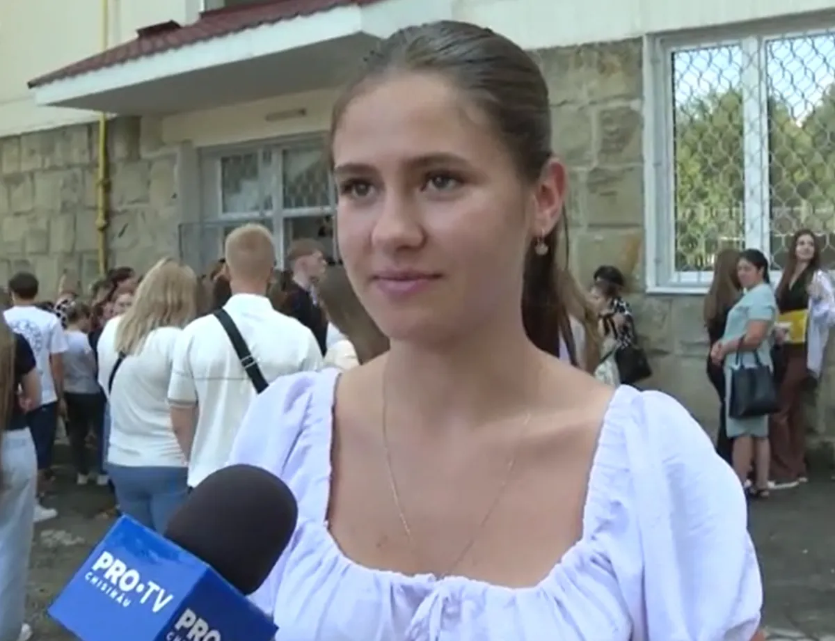 A început admiterea în școlile profesionale: sute de absolvenți au stat la cozi încă de dimineață pentru a prinde un loc la specializarea dorită - VIDEO