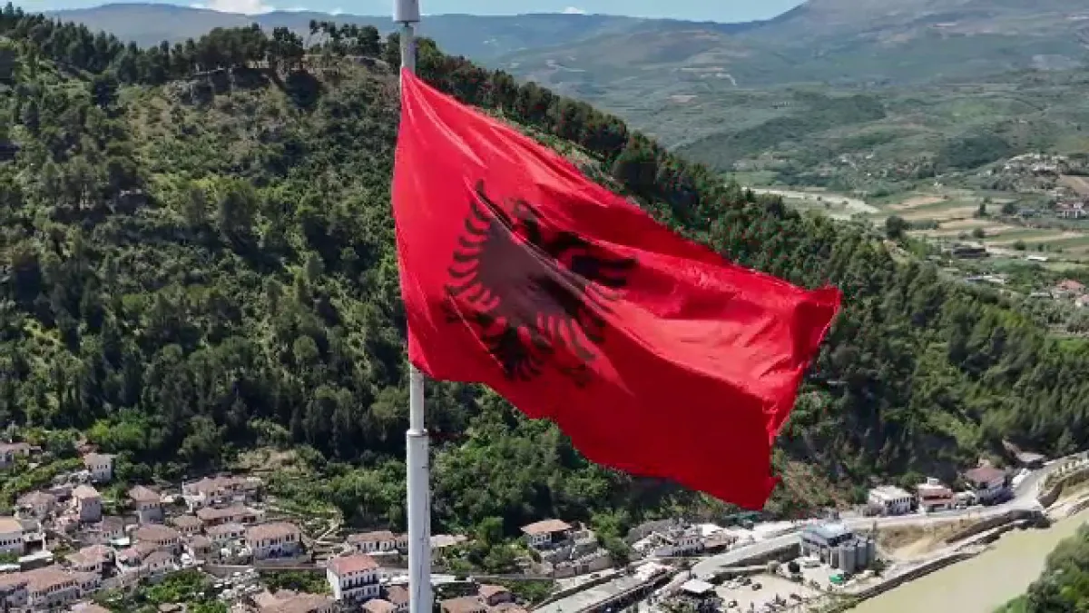 Albania atrage milioane de turiști, însă mai are un drum lung până la UE: provocările unei țări care seamănă tot mai mult cu Republica Moldova - VIDEO
