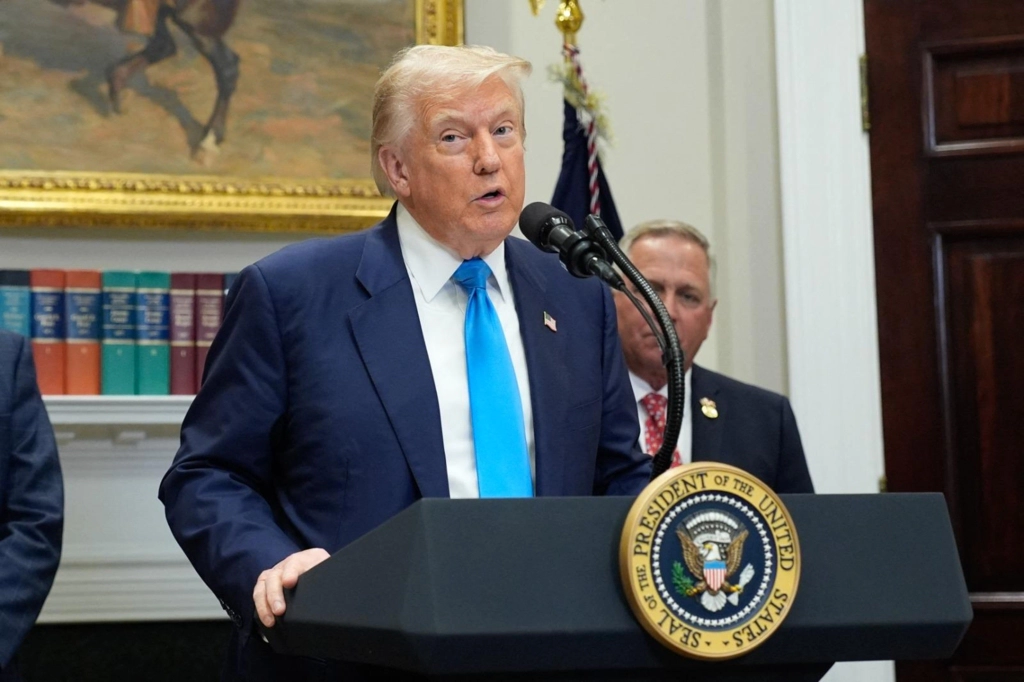 Conflictul dintre SUA și Iran se intensifică: Donald Trump spune că armata americană lovește „foarte dur”, după uciderea unor soldați americani în Orientul Mijlociu - VIDEO