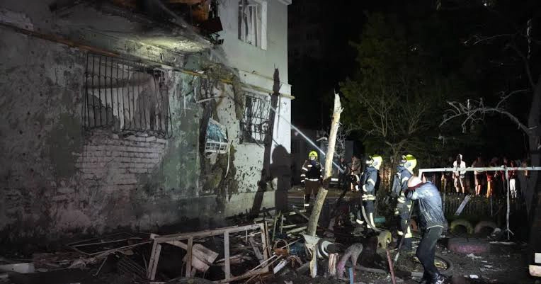 Noi atacuri devastatoare în Ucraina: mai multe persoane au fost ucise și rănite după bombardamente rusești asupra regiunilor Odesa, Sumî și Zaporojie - VIDEO