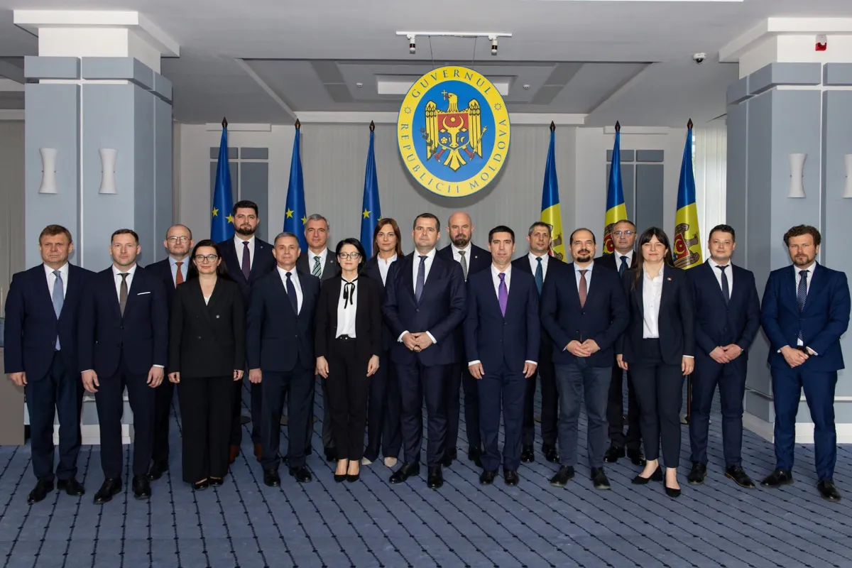 LIVE: Noul guvern condus de Vasile Tofan depune jurământul la Președinția Republicii Moldova