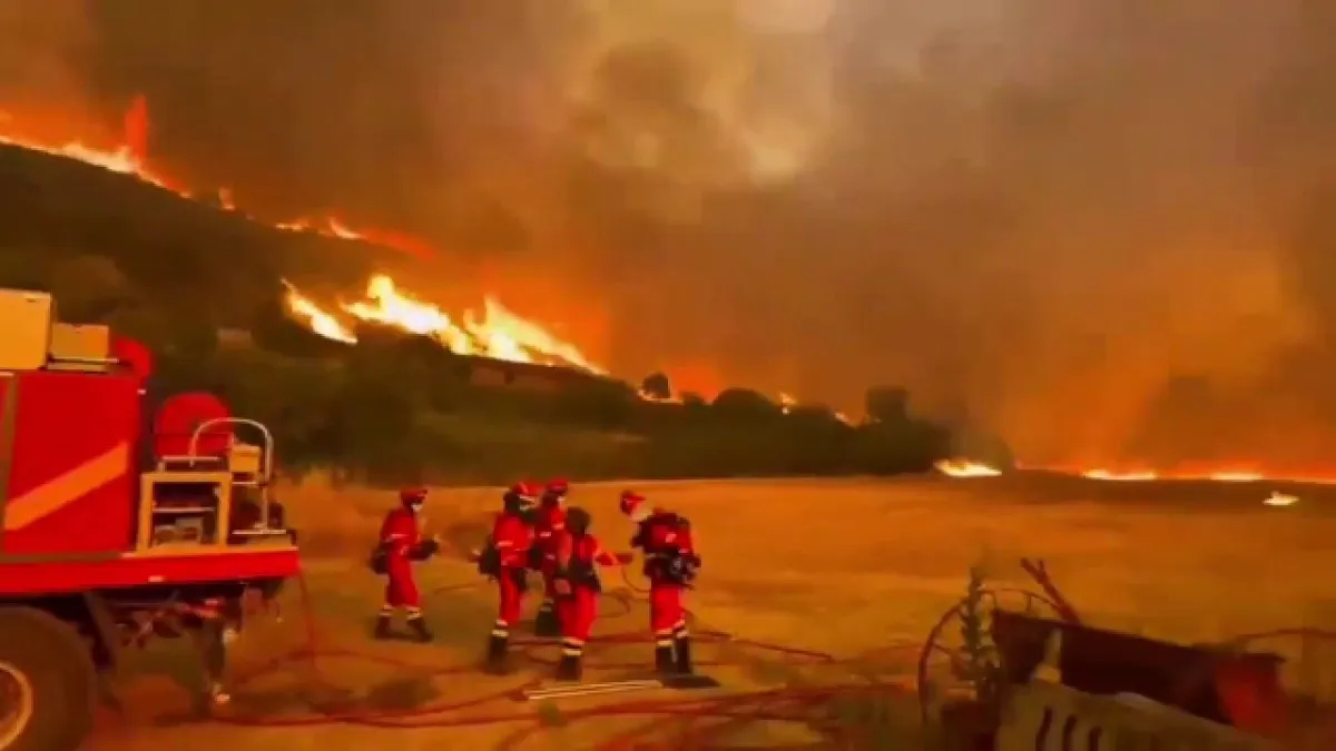 Incendiile fac ravagii în Europa: doi pompieri și-au pierdut viața în Franța, Sicilia arde, iar flăcările amenință în continuare Spania - VIDEO