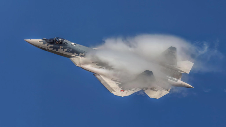 Un avion de vânătoare Su-57 s-a prăbușit lângă Moscova. Pilotul s-a catapultat înainte de impact