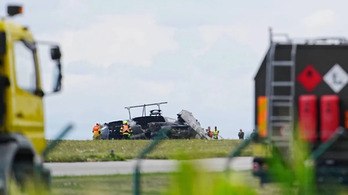Un militar a murit și alți trei sunt răniți, după ce un elicopter s-a prăbușit pe o bază aeriană din Cehia