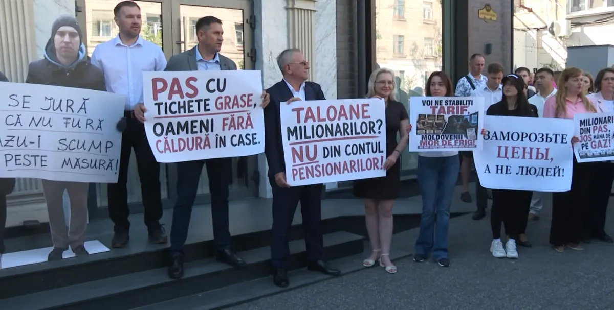 Proteste la ANRE după anunțul scumpirii gazului: Opoziția cere anularea majorării și strigă „Demisia” - VIDEO