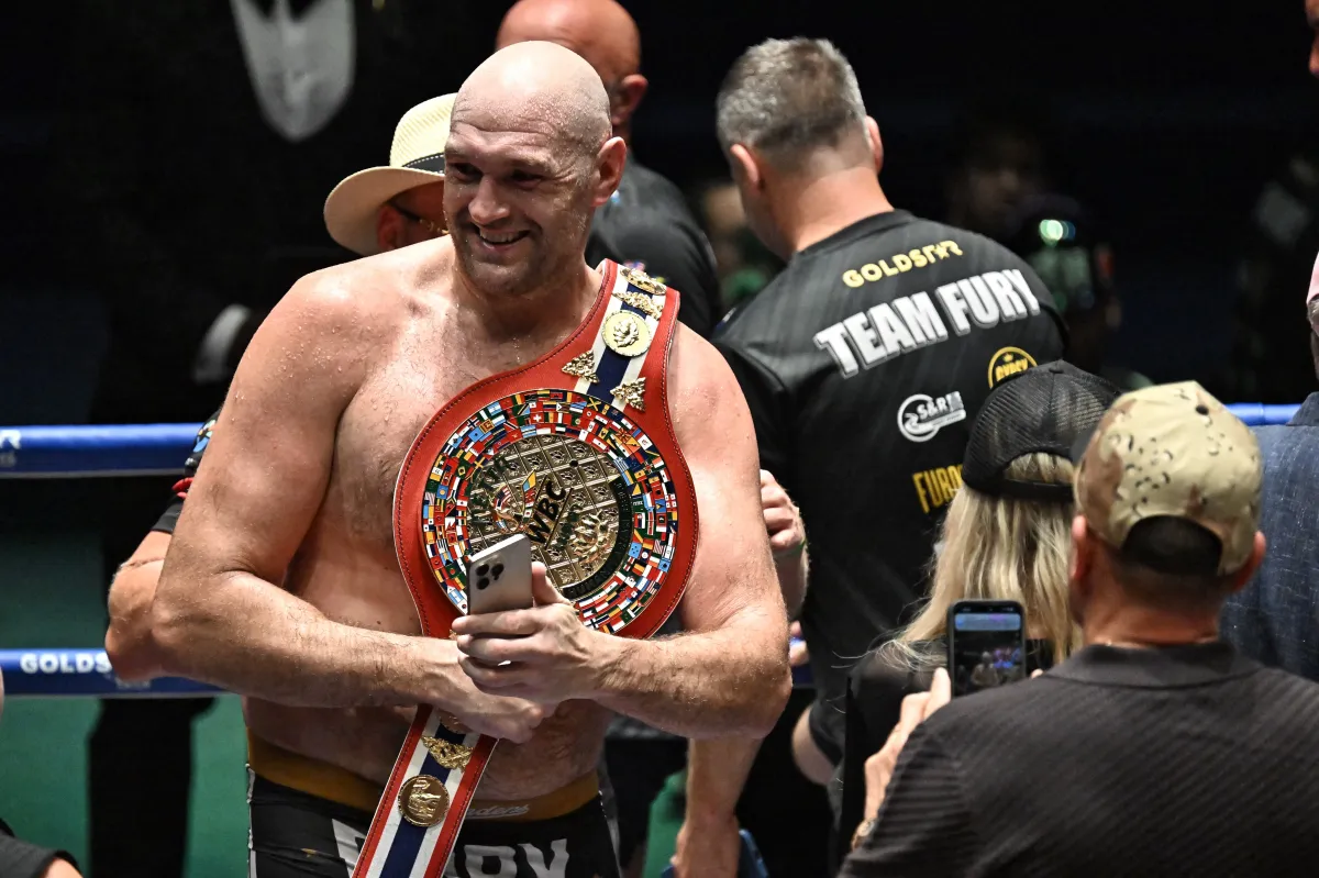 Tyson Fury, mai aproape de cel mai așteptat meci al anului în boxul mondial. Fostul campion la categoria grea l-a dominat pe veteranul polonez Mariusz Wach în Thailanda