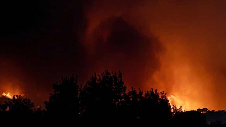 Incendiile de vegetație continuă să facă ravagii în Spania și Franța: sute de mii de persoane au fost evacuate, iar UE trimite ajutoare