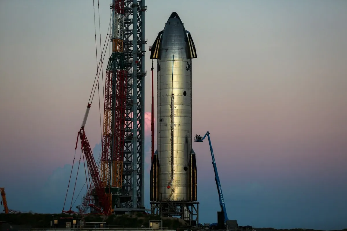 Mega-racheta Starship, construită de compania SpaceX a lui Elon Musk a efectuat cu succes un nou zbor-test