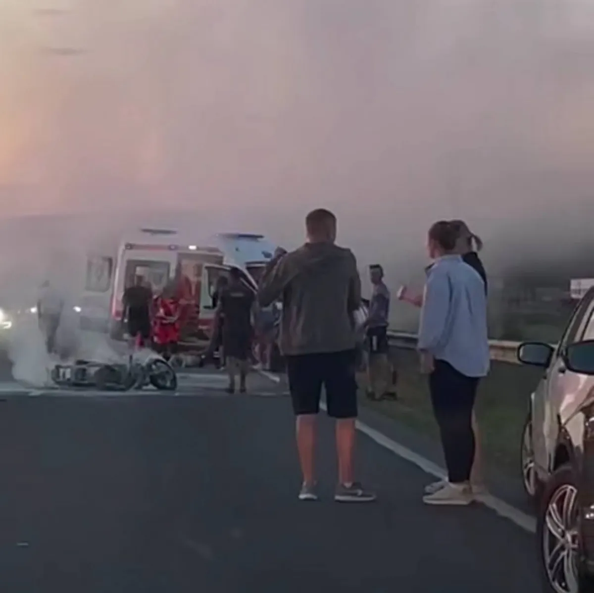 Un motociclist și pasagera sa, răniți după ce s-au lovit cu motocicleta într-o mașină, la Orhei