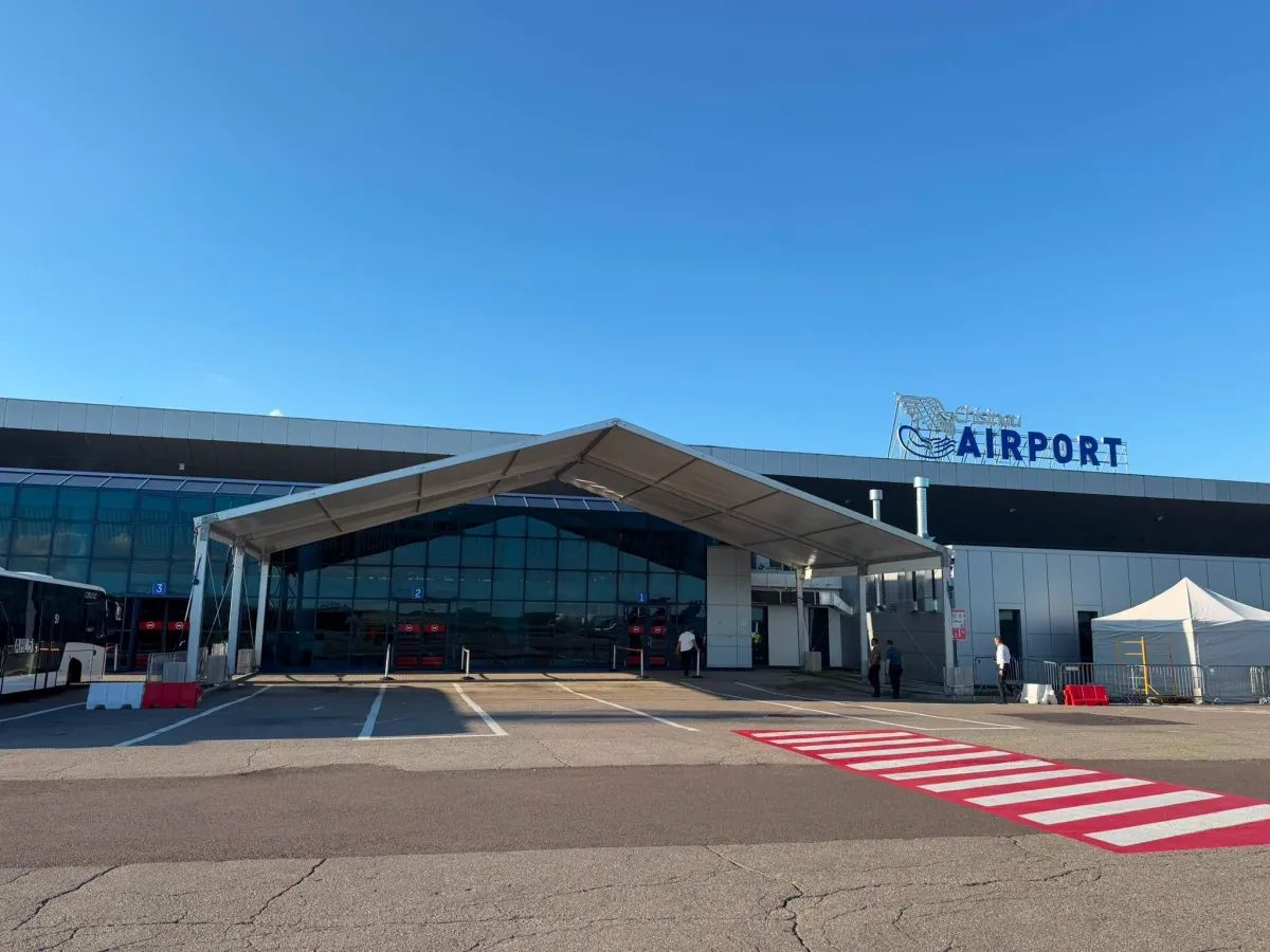 Schimbări la Aeroportul din Chișinău: va fi amenajată o zonă temporară de pre-îmbarcare pentru a reduce aglomerația. Cum arată proiectul elaborat - FOTO