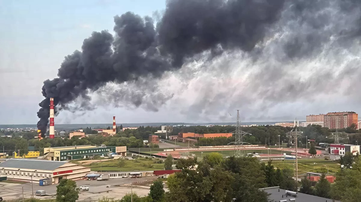 Ucraina a atacat în zori Moscova. Rușii susțin că au interceptat toate dronele, iar aeroporturile au impus restricții