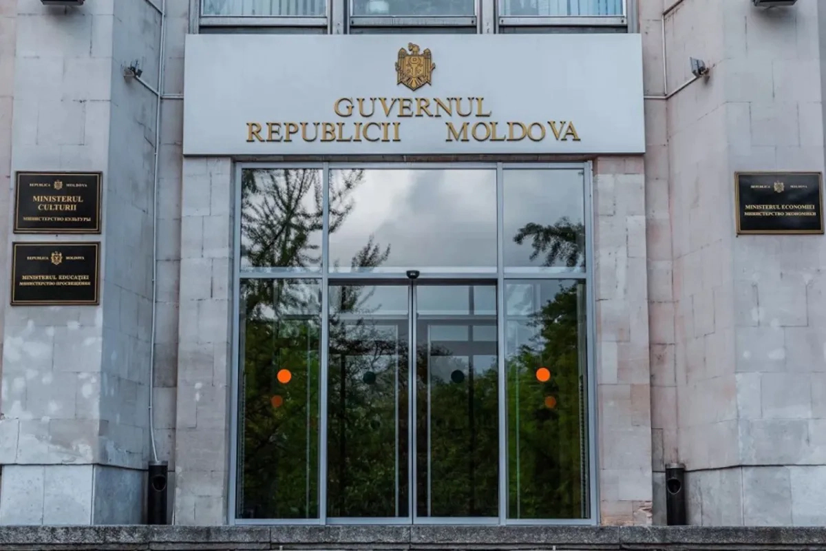 Guvernul are un nou secretar general adjunct. Executivul a aprobat alte numiri și eliberări din funcții publice