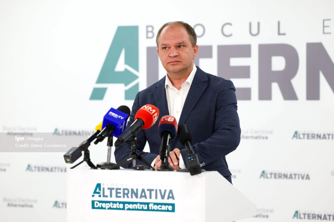 Ion Ceban ar putea să-și piardă funcția de primar al Chișinăului. Pe numele său a fost întocmit un proces-verbal contravențional după deplasarea în Italia cu pașaportul de serviciu. Reacția edilului - VIDEO