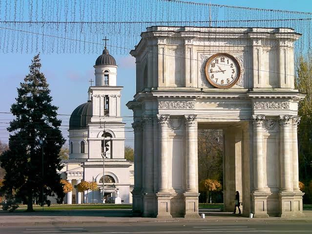Stare de alertă în Chișinău: autoritățile pregătesc rezerve de apă și combustibil și vor instala, la nevoie, puncte de distribuire în toate sectoarele capitalei