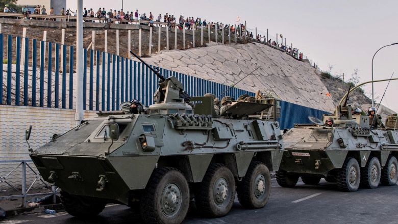 Frontiera Spaniei, sub presiune fără precedent: 60.000 de migranți au intrat în Ceuta în doar 24 de ore. Madridul trimite armata, iar UE cere returnări rapide