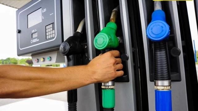 Vești bune pentru șoferi. După măsurile adoptate de Guvern, stocurile de carburanți încep să se refacă, iar aproape 4.000 de tone de benzină și motorină au ajuns în Republica Moldova
