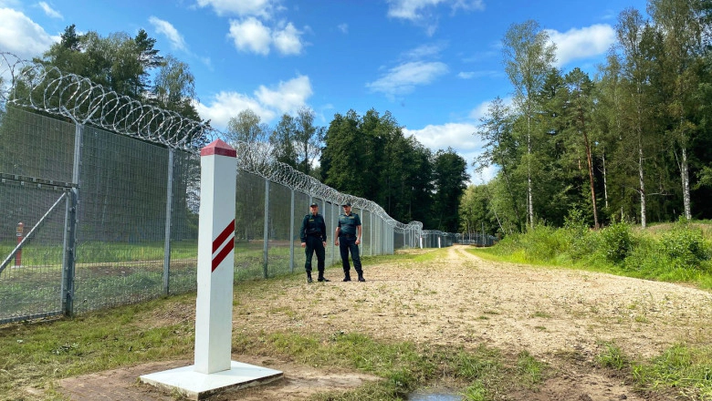 Letonia închide granița cu Belarus din „motive tehnice”, pe fondul creșterii numărului de treceri ilegale ale migranților