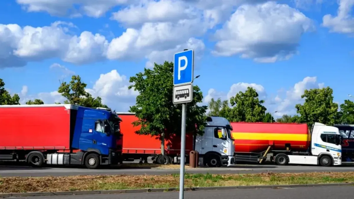 Canicula impune restricții de circulație pentru camioane în vestul României. Județele vizate