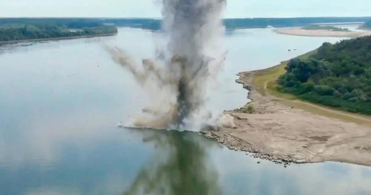 Primele efecte după detonarea stâncii de pe Dunăre. Nivelul apei la Cernavodă a crescut ușor, însă pericolul opririi Reactorului 2 nu a trecut - VIDEO