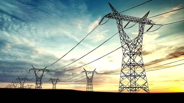 Deficit de energie pentru a treia zi la rând în Republica Moldova. Autoritățile fac apel la consumatori să economisească în orele de seară