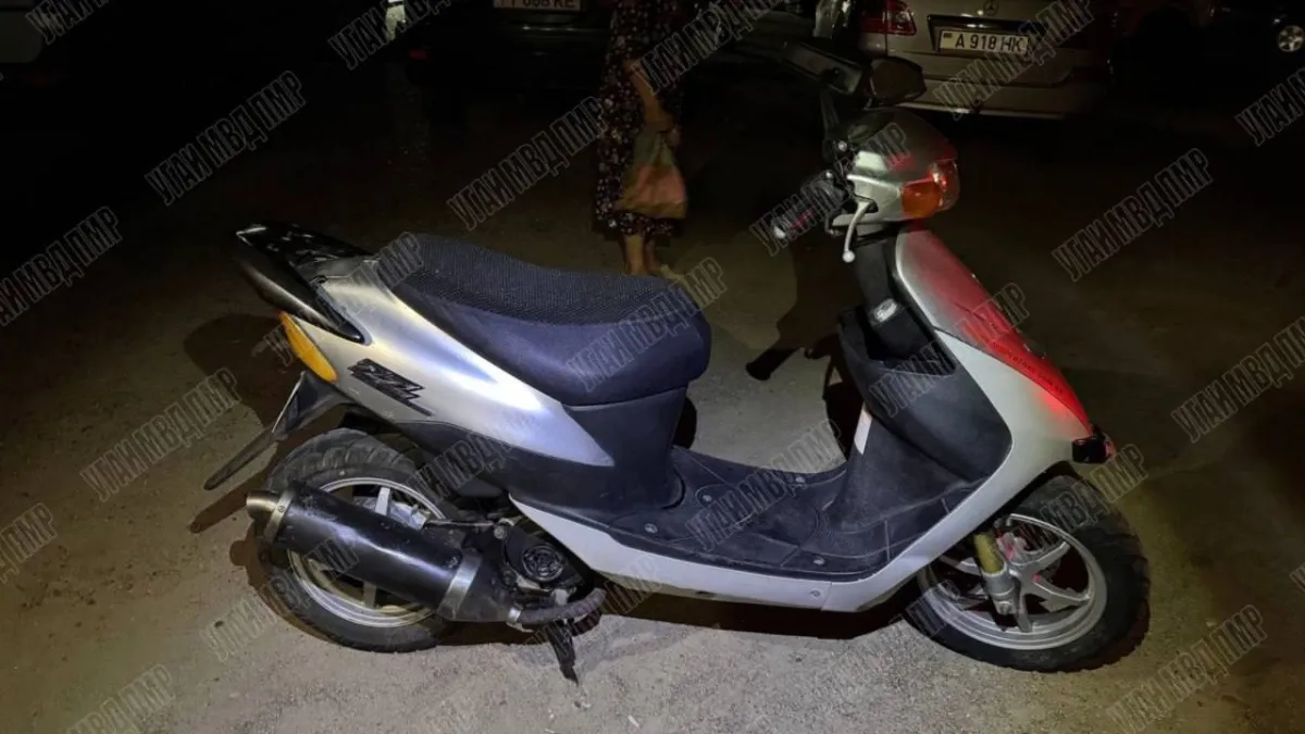 O pensionară de 74 de ani a fost lovită de un moped în timp ce traversa strada la Tiraspol. Victima a ajuns la spital cu multiple traumatisme - FOTO