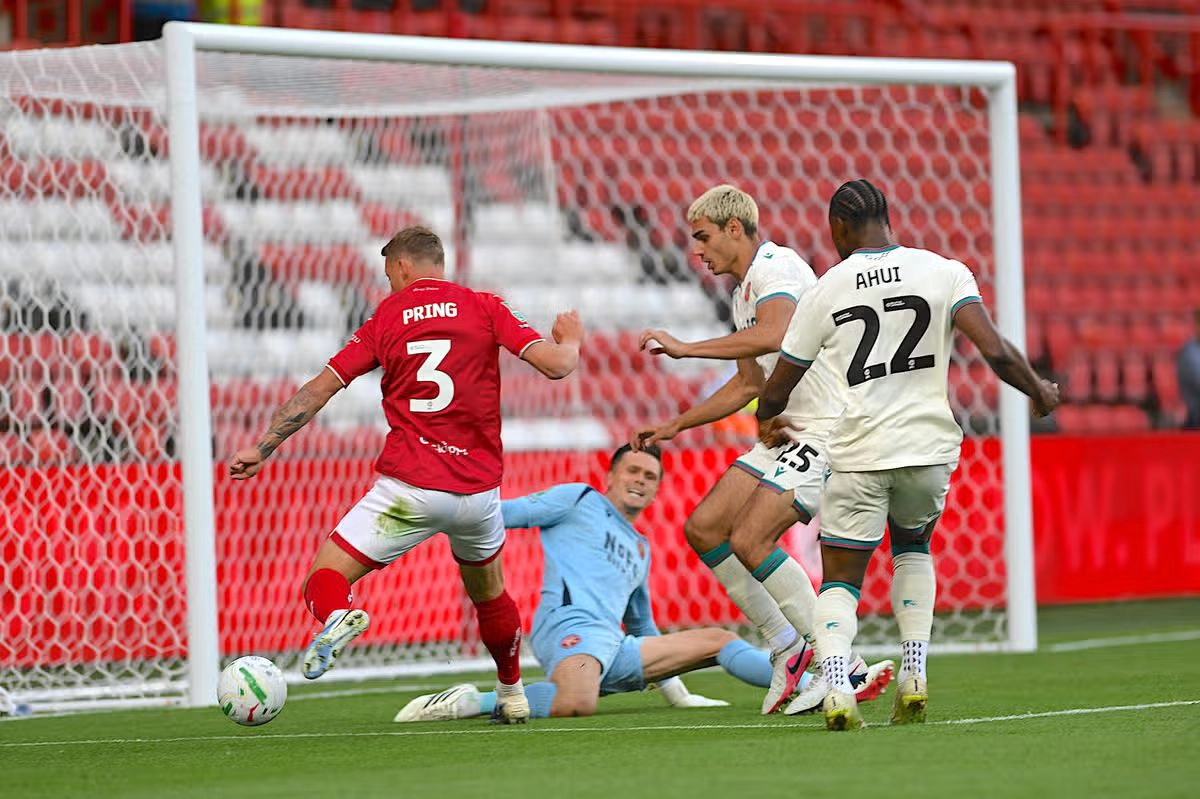 Cupa Ligii Angliei debutează cu surprize: Walsall elimină Bristol City, Wolves face show - VIDEO