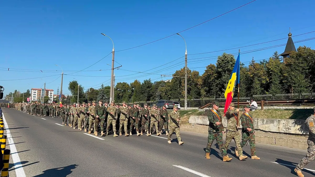 „Este o mândrie pentru mine să particip”: peste 2.000 de militari au început repetițiile pentru parada de Ziua Independenței, iar 150 de veterani vor fi în fruntea coloanei - VIDEO