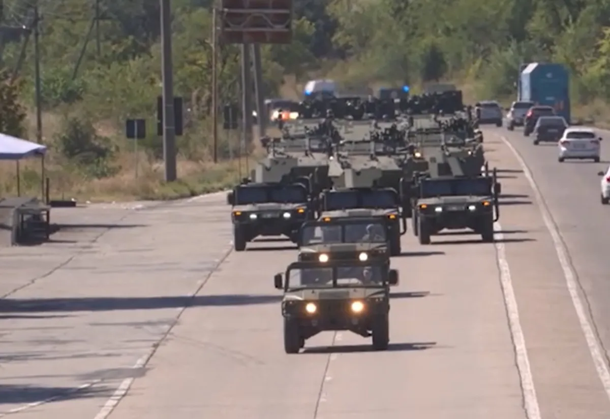 Pregătirile pentru Parada Militară de Ziua Independenței, pe ultima sută de metri: peste 100 de unități de tehnică militară, antrenate la Băcioii Noi - VIDEO