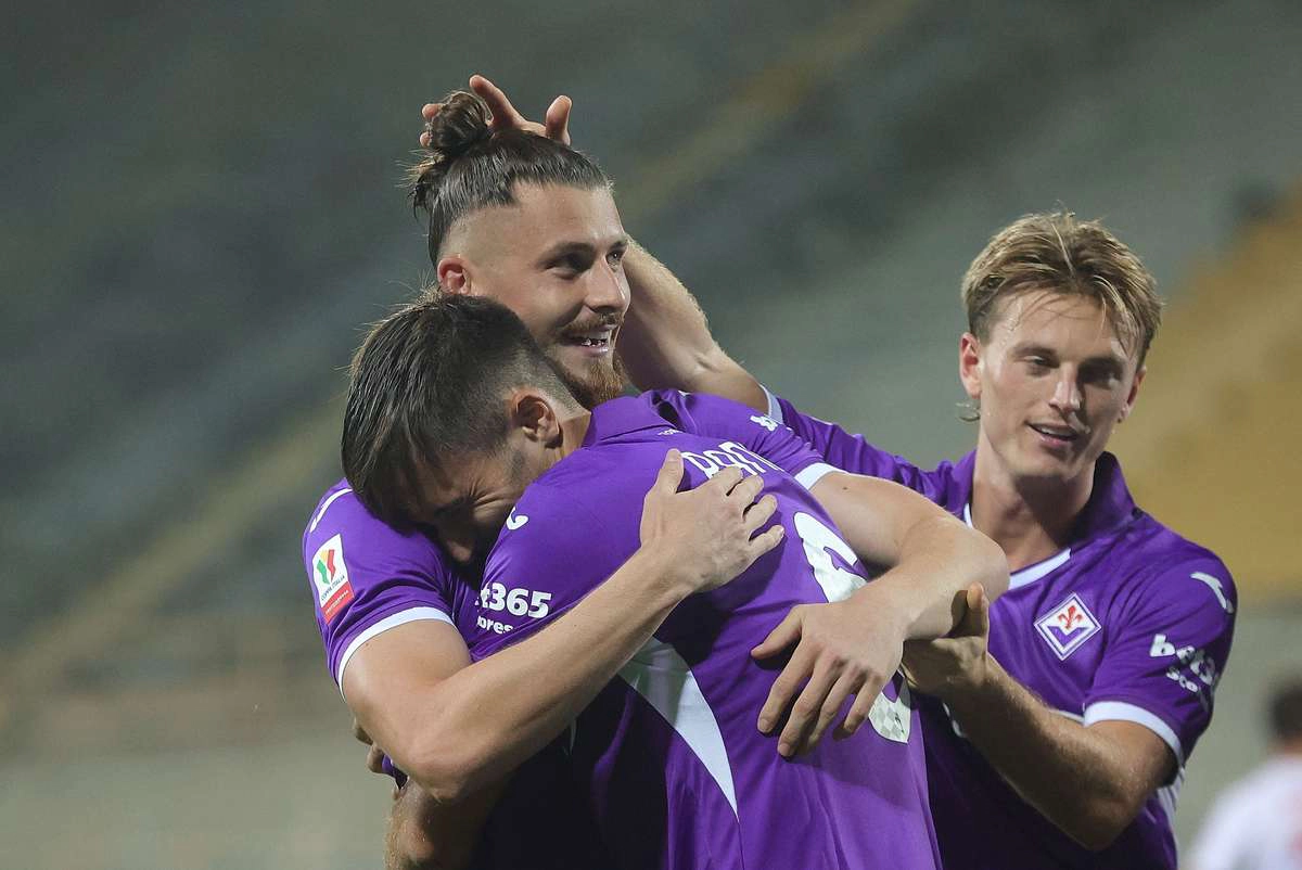 A început sezonul pentru echipele italiene: Fiorentina a debutat în Cupa Italiei cu o victorie clară. Monza, Parma și Cagliari sunt celelalte formații din Serie A - VIDEO