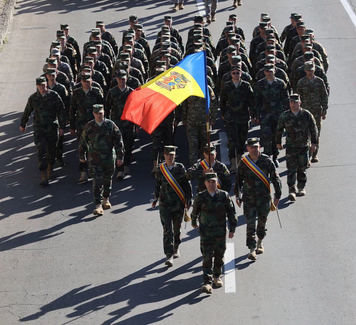 Pregătirile pentru Parada Militară de Ziua Independenței continuă marți: Cu ce îndemn vin autoritățile către șoferi