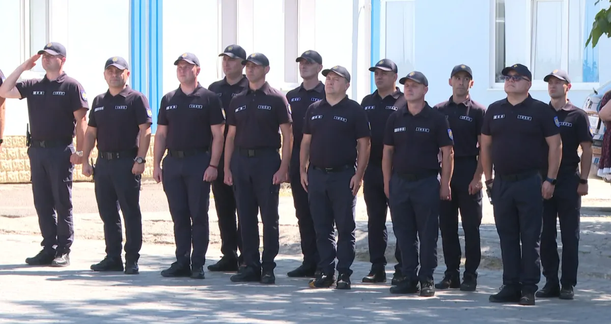 Cei 25 de pompieri moldoveni care au revenit acasă după două săptămâni de luptă cu incendiile din Grecia - întâmpinați cu aplauze și medalii - VIDEO