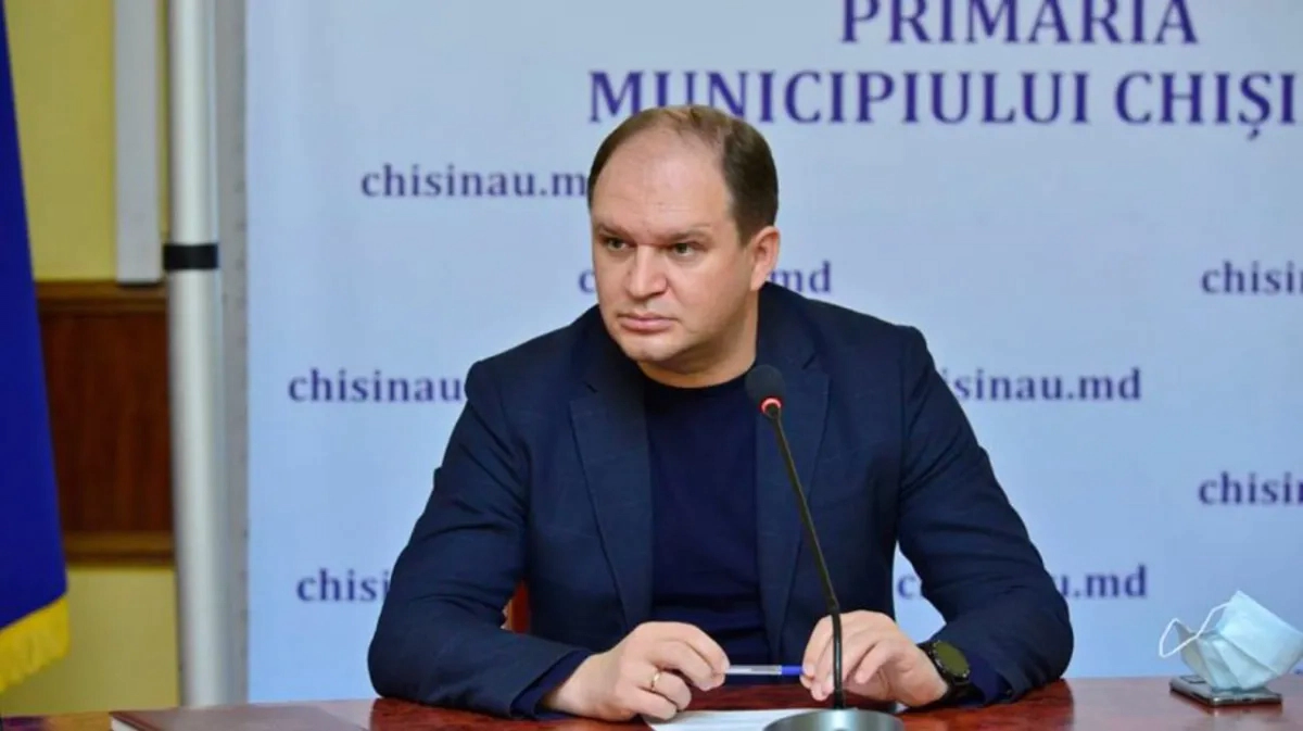 Ion Ceban urmează să fie supus unei intervenții chirurgicale la picioare, după un accident în timpul vacanței cu familia. Acesta se întoarce de urgență în țară - VIDEO