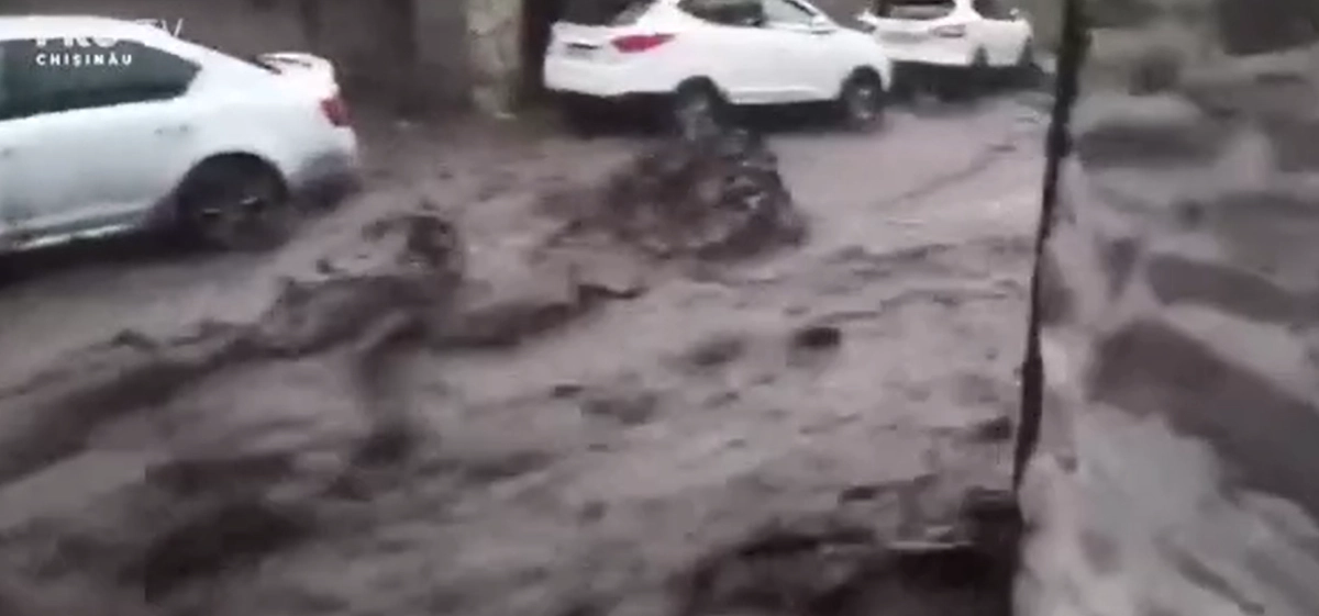 Inundațiile fac ravagii în Spania. Două femei și-au pierdut viața și doi copii au fost răniți după o viitură - VIDEO