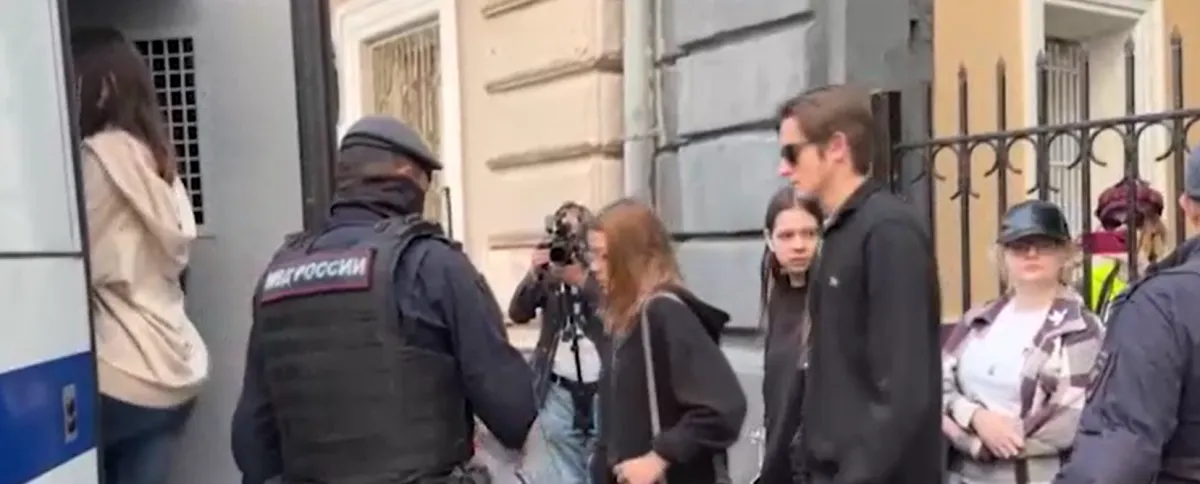 Aproape 100 de susținători ai partidului „Iabloko” au fost reținuți la Moscova - VIDEO