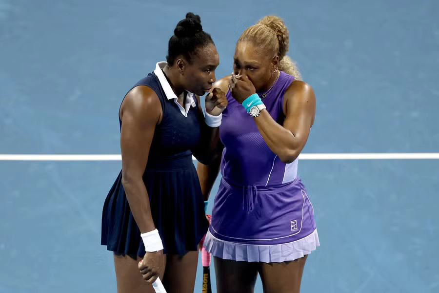 Surorile Williams au revenit pe teren împreună după aproape patru ani. Venus și Serena au făcut spectacol la Cincinnati