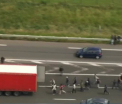 Imigrantii au luat cu asalt TIR-urile intr-un port din Franta din cauza unei greve. Ce sfat le-a dat politia camionagiilor