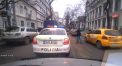 Se intampla in capitala: Se saluta cu politistii, apoi incalca regulile chiar sub ochii lor. VIDEO