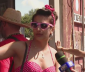 Noroiul s-a uscat la Electric Castle, Cluj, iar fetele au facut plaja: "Daca fac topless primesc o bautura gratuita"