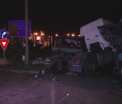 Spaima cumplita pentru un cuplu de tineri. TIR-ul in care se aflau a ramas fara frane si a intrat in plin intr-un autobuz