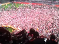 Nebunie la Koln: Zeci de mii de suporteri au invadat stadionul pentru a sarbatori promovarea in prima liga