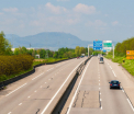 Ziua in care "Singur Acasa" a devenit realitate pe o autostrada. Dupa 150km, parintii au realizat ca au uitat copilul